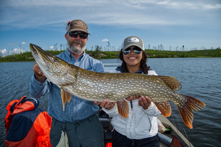 Do they bite in the rain?! - Rainy Day Pike Fishing 