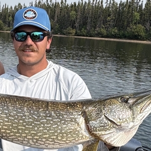 cree-river-lodge-northern-pike-fishing-dante-1